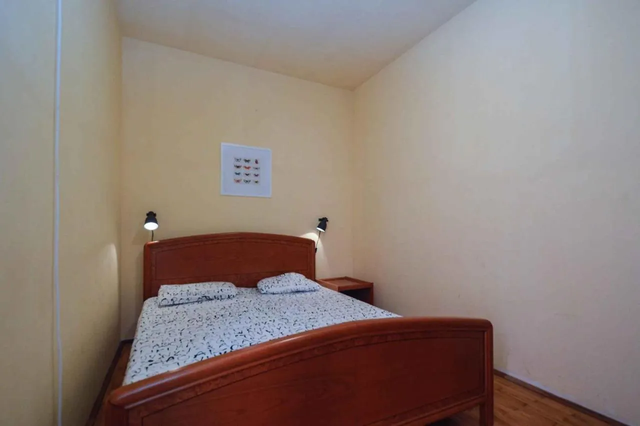 Apartments In Pjescana Uvala/Istrien 10996 0*,