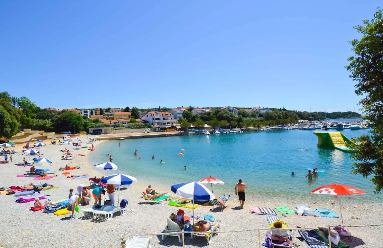 Apartments In Pjescana Uvala/Istrien 10996 0*,  Croatia